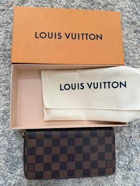 Louis Vuitton Damier Ebene Zippy Wallet - GI4167